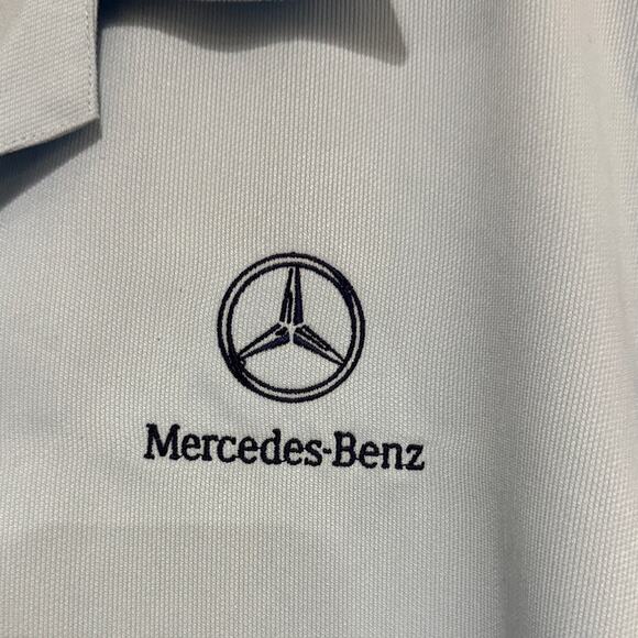 Mercedes-Benz Devon & Jones Women's Light Blue Button Down Shirt Bundle - Picture 3 of 10